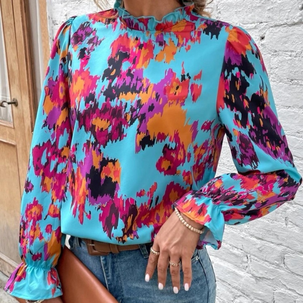 New ALLOVER print long sleeve top - Picture 5 of 7